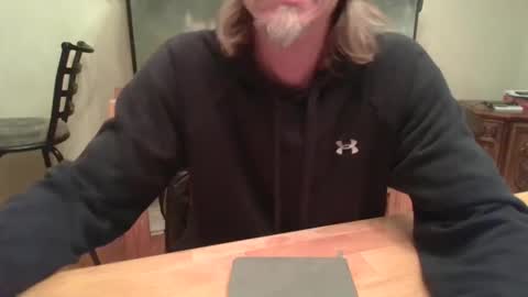 Snapshot of petefaquino chatting on 01-20-25, 03:48 pete online show from 01-20-25, 03:48