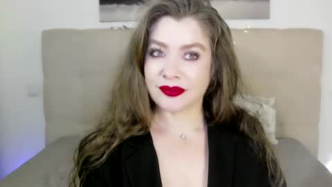 Peters Emily online show from 01-18-25, 08:19