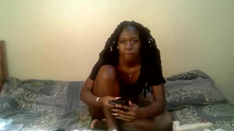 Snapshot of petite_anyaa chatting on 11-10-25, 12:04 Anya online show from 11-10-25, 12:04