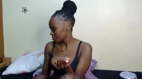 Snapshot of petite_desiree chatting on 11-29-25, 07:50 Desiree online show from 11-29-25, 07:50