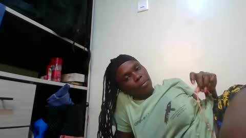 Snapshot of petite_desiree chatting on 12-16-25, 07:08 Desiree online show from 12-16-25, 07:08