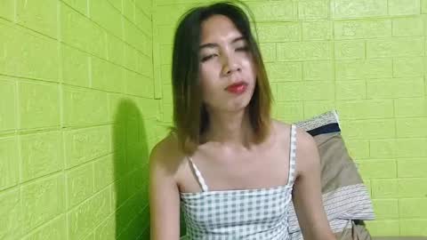 Snapshot of petite_dicklover chatting on 01-11-25, 06:44 Yuriee online show from 01-11-25, 06:44