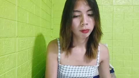 Snapshot of petite_dicklover chatting on 01-12-25, 10:23 Yuriee online show from 01-12-25, 10:23
