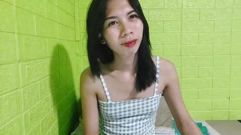 Snapshot of petite_dicklover chatting on 03-09-25, 04:22 Yuriee online show from 03-09-25, 04:22