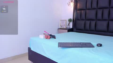 Esther online show from 02-04-25, 12:11