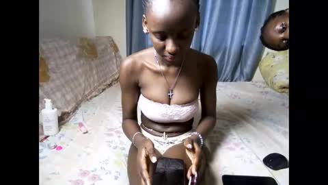 petite_funnie online show from 09-23-25, 07:55