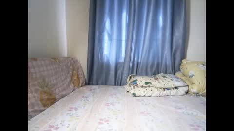 petite_funnie online show from 09-24-25, 07:33