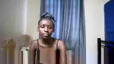 Snapshot of petite_funnie chatting on 10-28-25, 07:56 petite_funnie online show from 10-28-25, 07:56