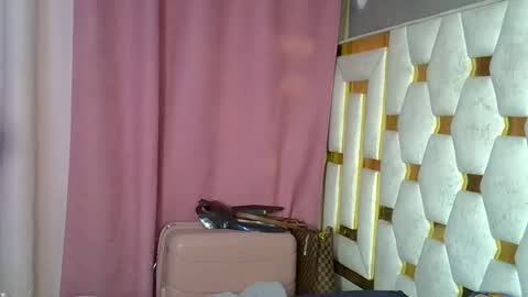 Snapshot of petite_lunar chatting on 11-14-25, 02:32 Lunar online show from 11-14-25, 02:32