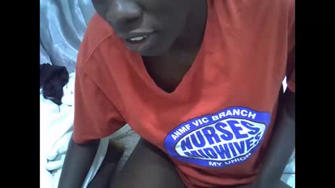 petite_melan online show from 01-08-26, 08:22