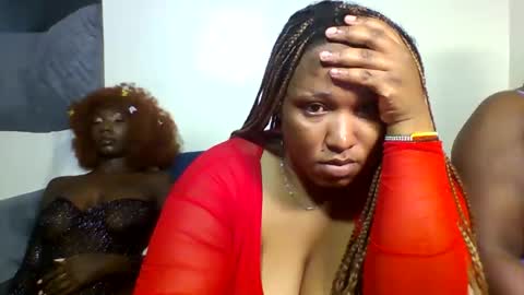 Snapshot of petite_queen001 chatting on 09-09-25, 01:10 petite_queen001 online show from 09-09-25, 01:10