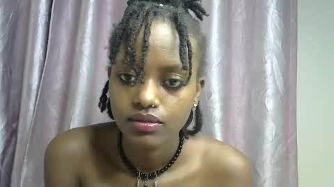 petite_star2 online show from 12-01-25, 04:50