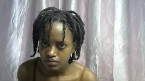 petite_star2 online show from 01-11-26, 10:26