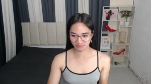 Snapshot of petiteasianmarian chatting on 10-08-25, 10:57 bigcock Marian online show from 10-08-25, 10:57