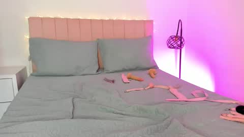 Danna  online show from 02-18-25, 12:28