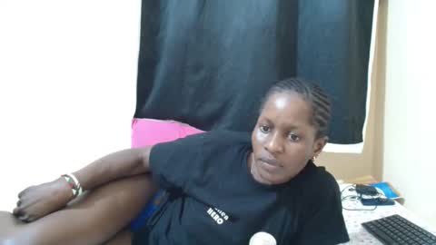 petitegirly12 online show from 09-27-25, 06:57