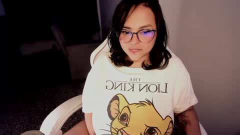Snapshot of petitelilo1 chatting on 01-20-25, 06:10 Lilo online show from 01-20-25, 06:10