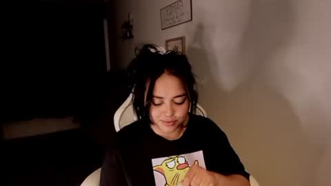 Snapshot of petitelilo1 chatting on 02-01-25, 04:14 Lilo online show from 02-01-25, 04:14