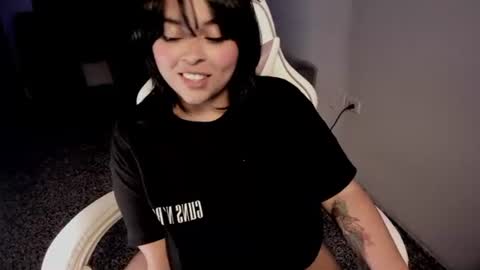 Snapshot of petitelilo1 chatting on 02-27-25, 03:36 Lilo online show from 02-27-25, 03:36