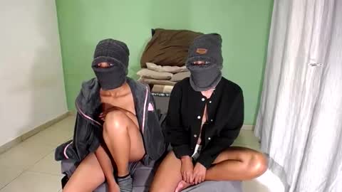 Snapshot of petitesammy chatting on 10-31-25, 05:08 petitesammy online show from 10-31-25, 05:08