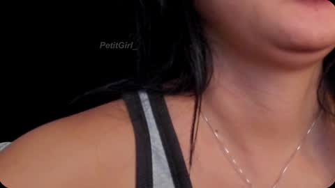 Snapshot of petitgirl_ chatting on 12-29-24, 01:38 J A S S online show from 12-29-24, 01:38