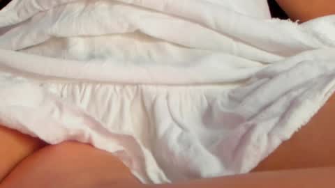 Snapshot of petitgirl_ chatting on 02-07-25, 08:20 J A S S online show from 02-07-25, 08:20