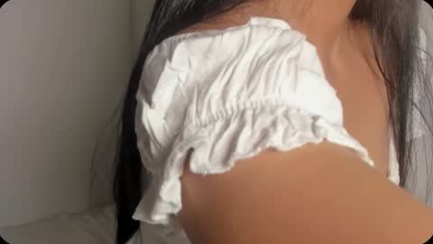 Snapshot of petitgirl_ chatting on 02-27-25, 12:43 J A S S online show from 02-27-25, 12:43