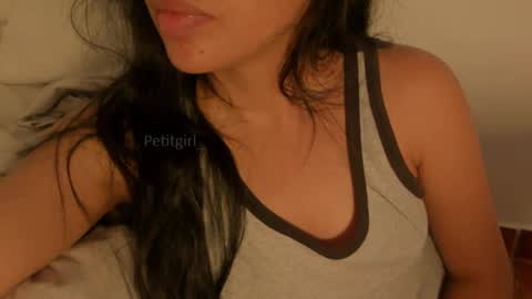 Snapshot of petitgirl_ chatting on 03-05-25, 07:49 J A S S online show from 03-05-25, 07:49
