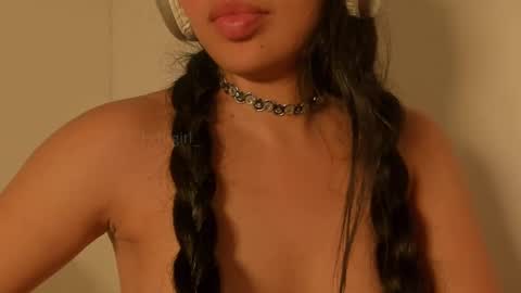 Snapshot of petitgirl_ chatting on 03-08-25, 12:55 J A S S online show from 03-08-25, 12:55