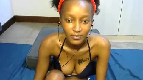 petitpearl online show from 03-04-25, 09:11