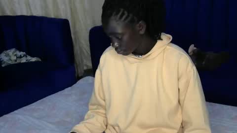 Snapshot of petitte_gyaal chatting on 10-31-25, 10:22 petitte_gyaal online show from 10-31-25, 10:22