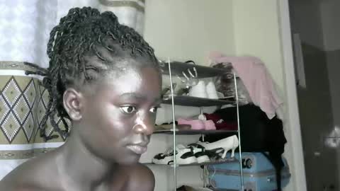 Snapshot of petitte_gyaal chatting on 11-13-25, 02:10 petitte_gyaal online show from 11-13-25, 02:10