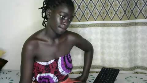 Snapshot of petitte_gyaal chatting on 11-14-25, 06:28 petitte_gyaal online show from 11-14-25, 06:28