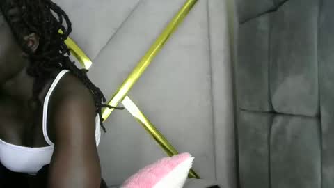 Snapshot of petitte_gyaal chatting on 11-21-25, 07:18 petitte_gyaal online show from 11-21-25, 07:18