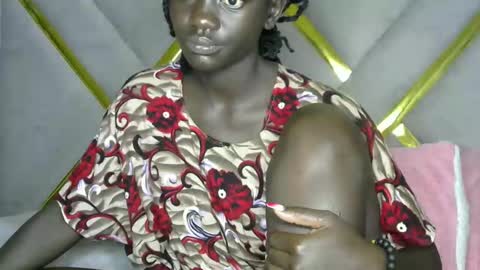 Snapshot of petitte_gyaal chatting on 11-21-25, 11:14 petitte_gyaal online show from 11-21-25, 11:14