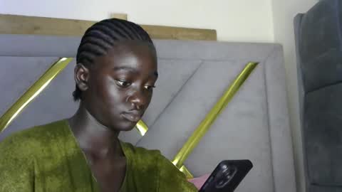 Snapshot of petitte_gyaal chatting on 11-23-25, 12:16 petitte_gyaal online show from 11-23-25, 12:16