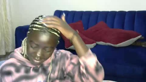 petitte_gyaal online show from 12-17-25, 02:28