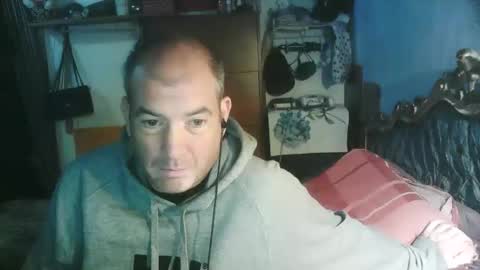 Snapshot of pets76 chatting on 11-27-25, 06:54 pets76 online show from 11-27-25, 06:54