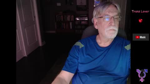 Snapshot of pghk2000 chatting on 02-07-25, 06:03 George online show from 02-07-25, 06:03