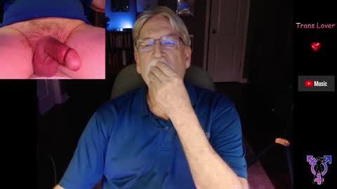 Snapshot of pghk2000 chatting on 10-29-25, 05:42 George online show from 10-29-25, 05:42