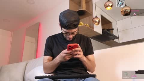 phantom_bigger1 online show from 02-07-25, 12:50