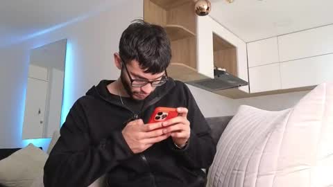 phantom_bigger1 online show from 12-03-25, 01:53