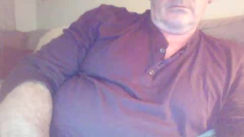 Snapshot of phil279 chatting on 04-16-26, 01:17 Phil online show from 04-16-26, 01:17