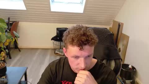 Snapshot of philipp_gtx chatting on 09-16-25, 05:25 philipp_gtx online show from 09-16-25, 05:25