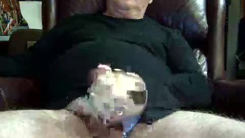 Snapshot of phill268 chatting on 11-24-25, 03:28 phill268 online show from 11-24-25, 03:28