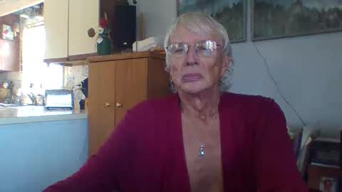 phillipa online show from 11-19-25, 04:51