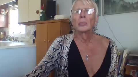 phillipa online show from 11-20-25, 05:45