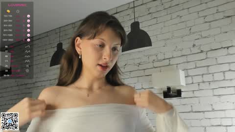Emilia online show from 02-04-25, 04:50