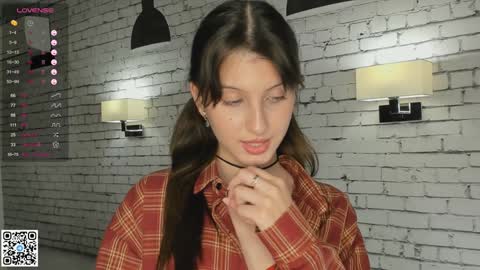 Emilia online show from 02-04-25, 10:55