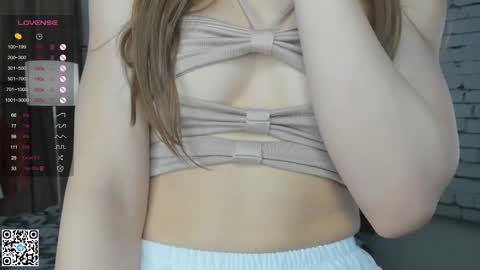 Emilia online show from 02-19-25, 04:34